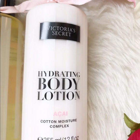 V. SECRET ACAI COTTON WEIGHTLESS OIL & LOTION SET - Picture 4 of 6